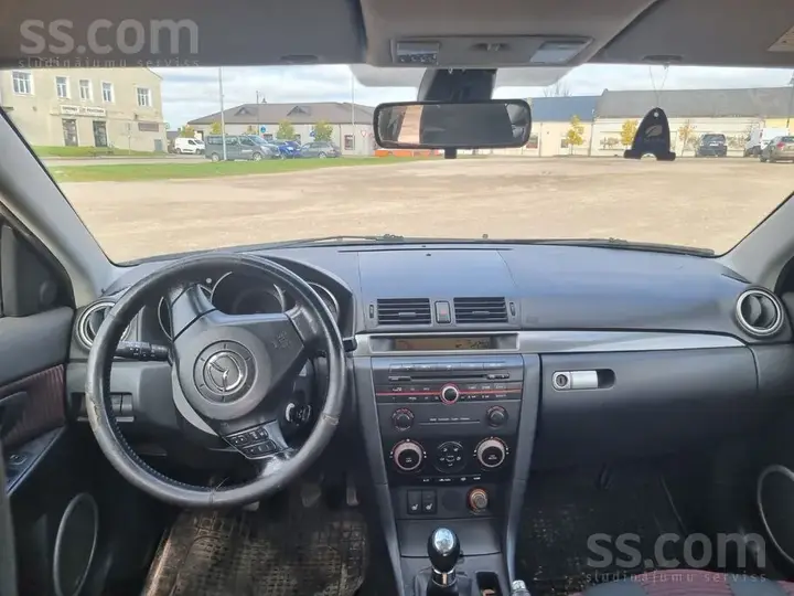 Mazda Mazda3 2004 photo 4