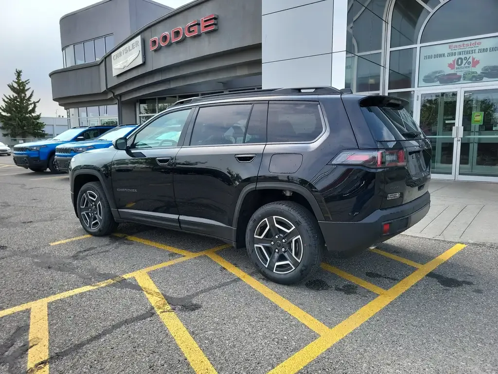 Jeep Cherokee 2026 photo 2