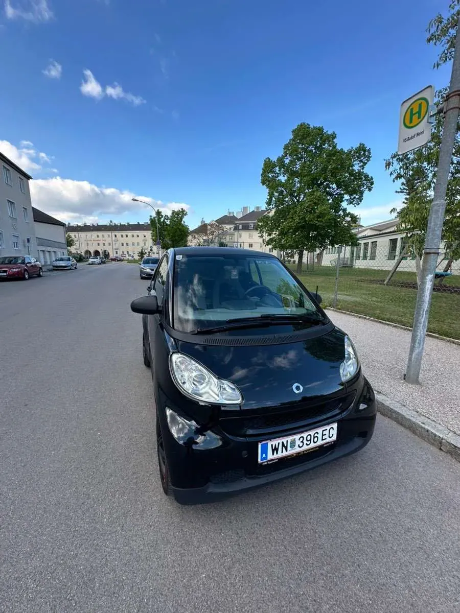Smart Fortwo 2011 photo 2