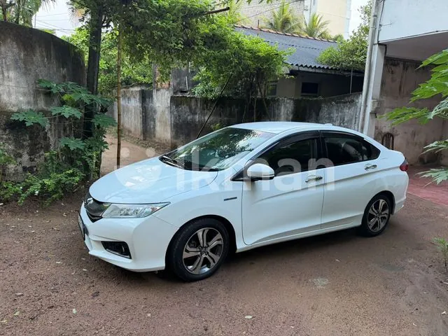 Honda Grace 2015 photo 5