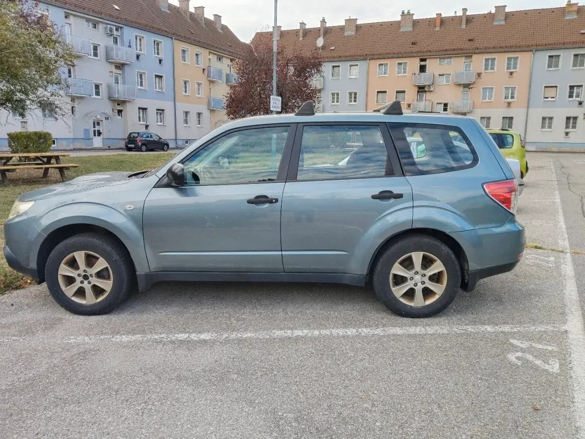 Subaru Forester 2012 photo 2