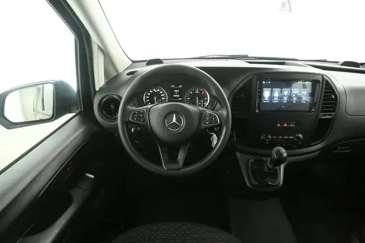 Mercedes-Benz Vito 2022 photo 2