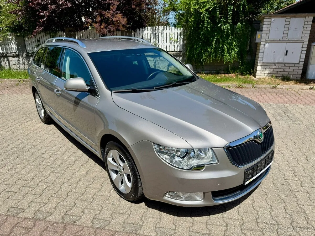 Skoda Superb 2012 photo 5