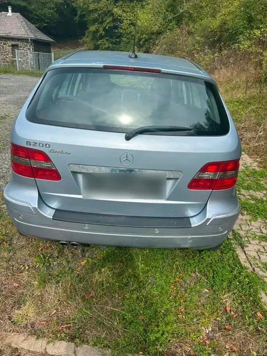Mercedes-Benz B 200
