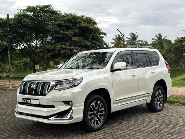Toyota Land Cruiser Prado 2023 photo 3