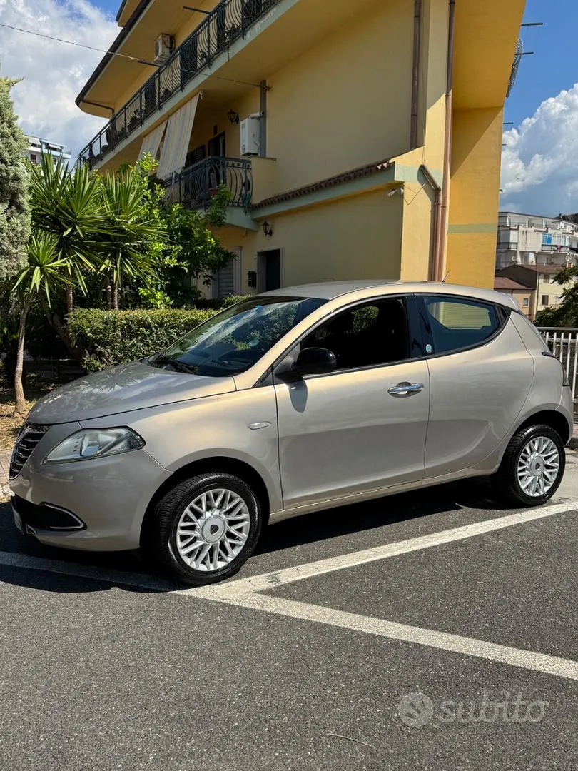 Lancia Ypsilon 2013 photo 3
