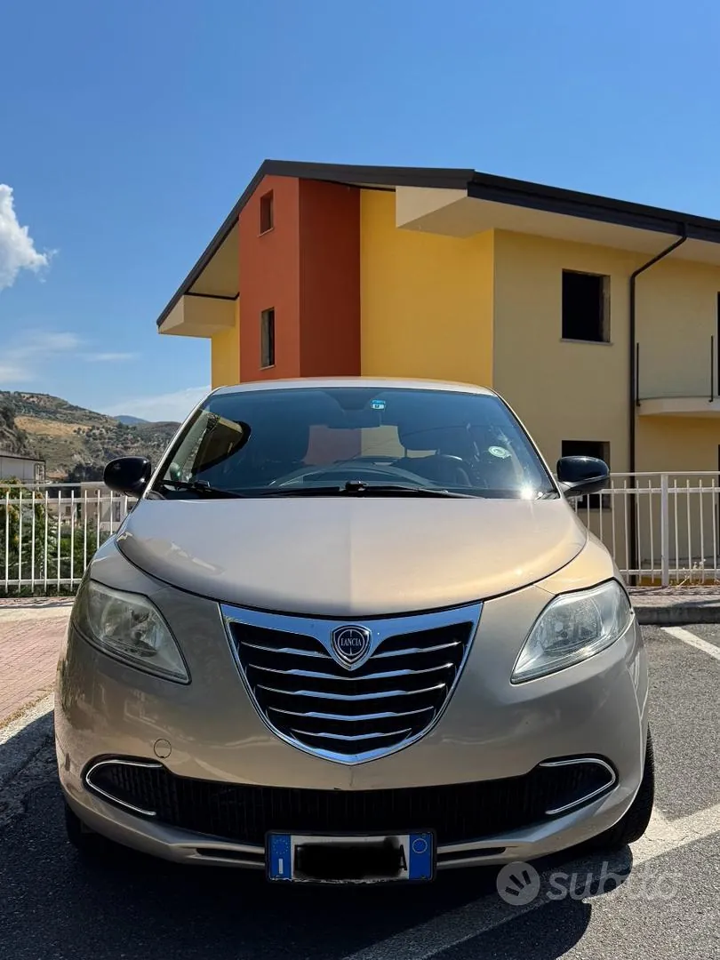 Lancia Ypsilon