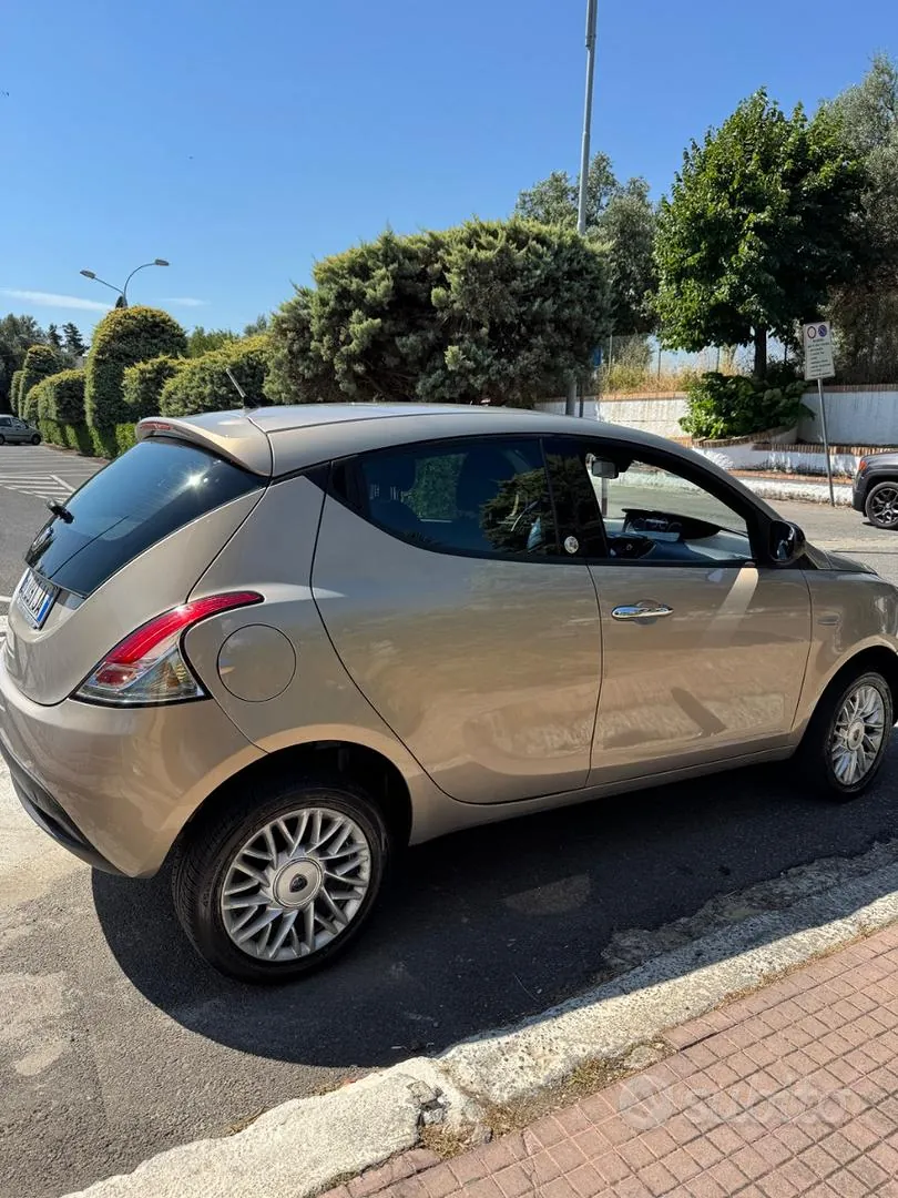 Lancia Ypsilon 2013 photo 4