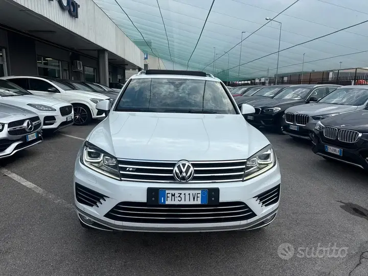 Volkswagen Touareg 2017 photo 2