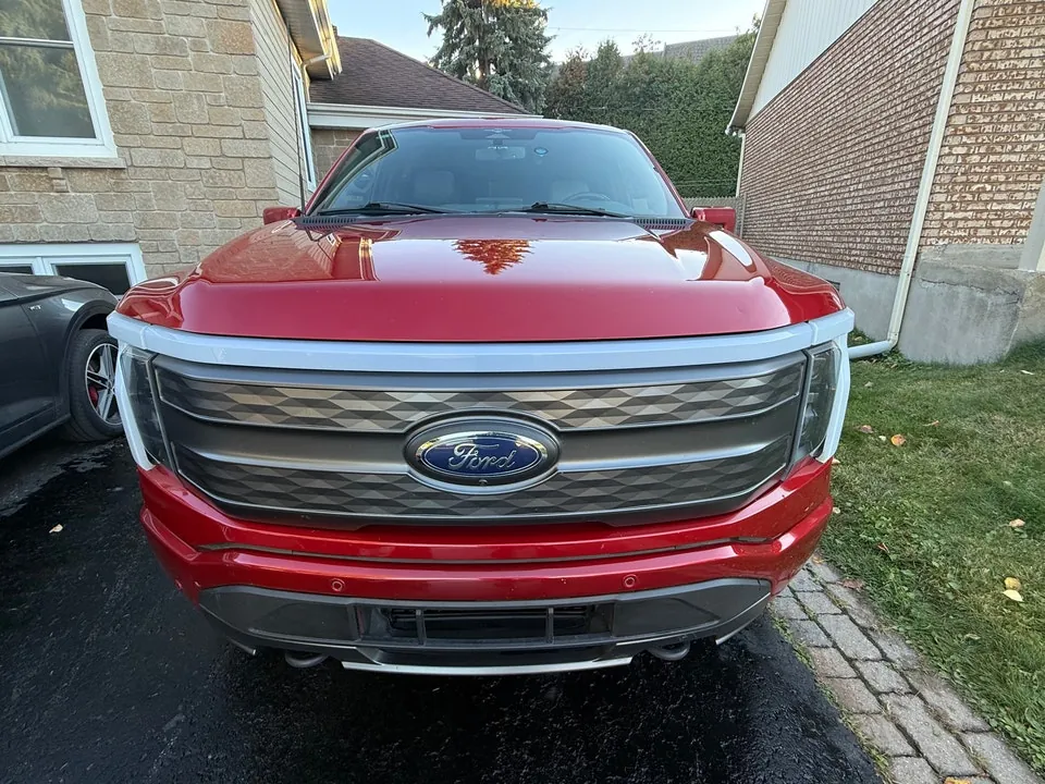 Ford F-150 Lightning 2023 photo 3