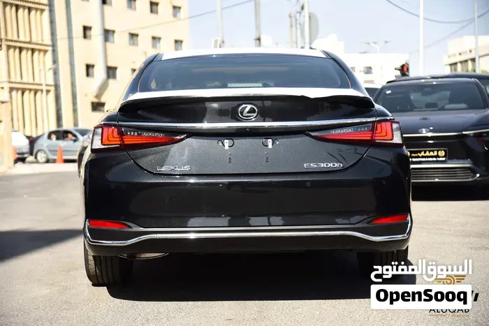 Lexus Es 300 2025 photo 4