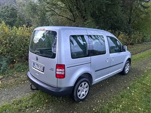 Volkswagen Caddy 2011 photo 2