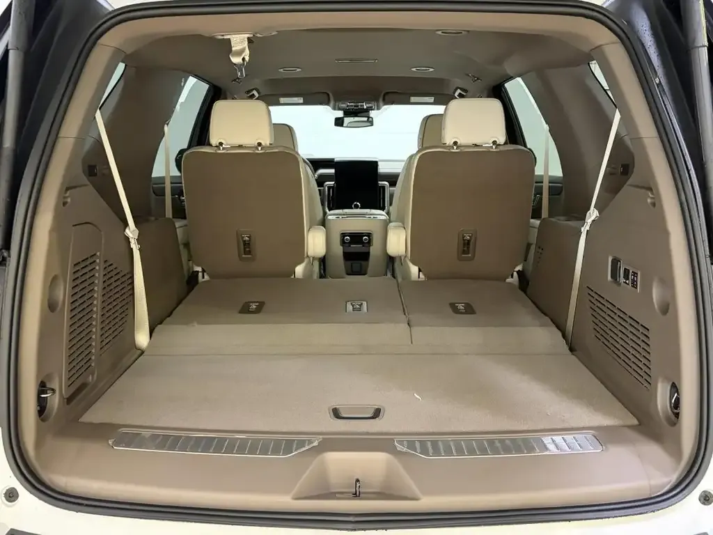 GMC Yukon 2026 photo 5
