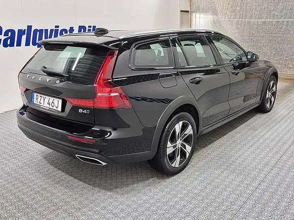 Volvo V60 Cross Country 2022 photo 4