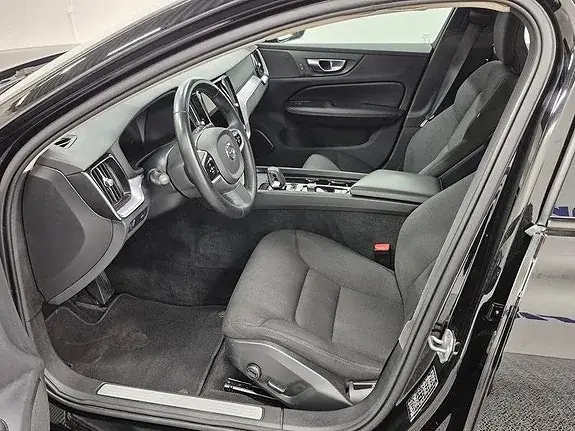 Volvo V60 Cross Country 2022 photo 2