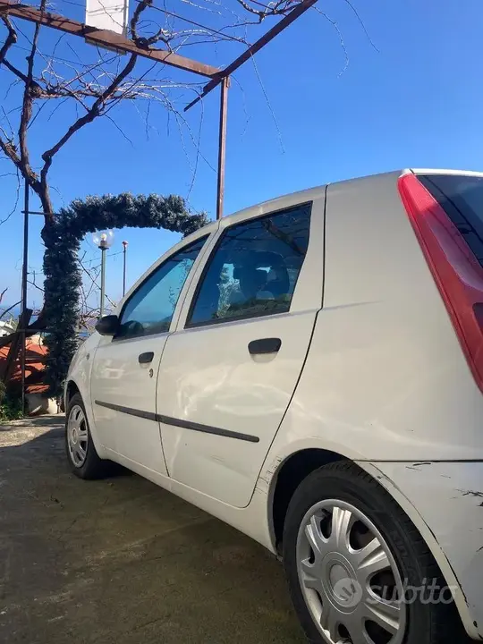 Fiat Punto 2002 photo 2
