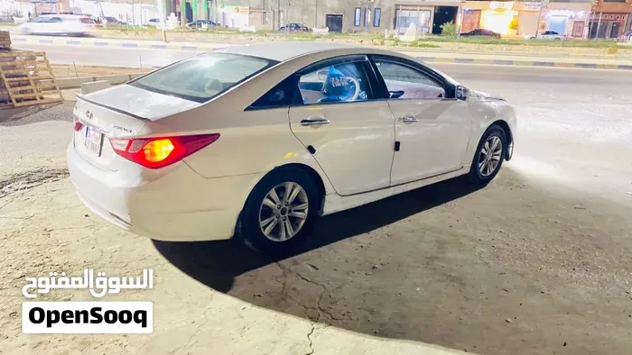 Hyundai Sonata 2012 photo 2