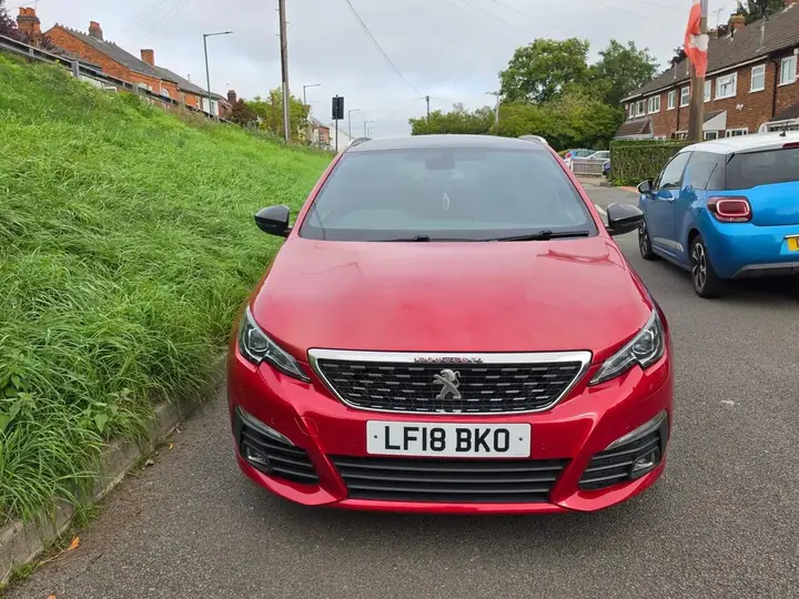 Peugeot 308 2018 photo 2