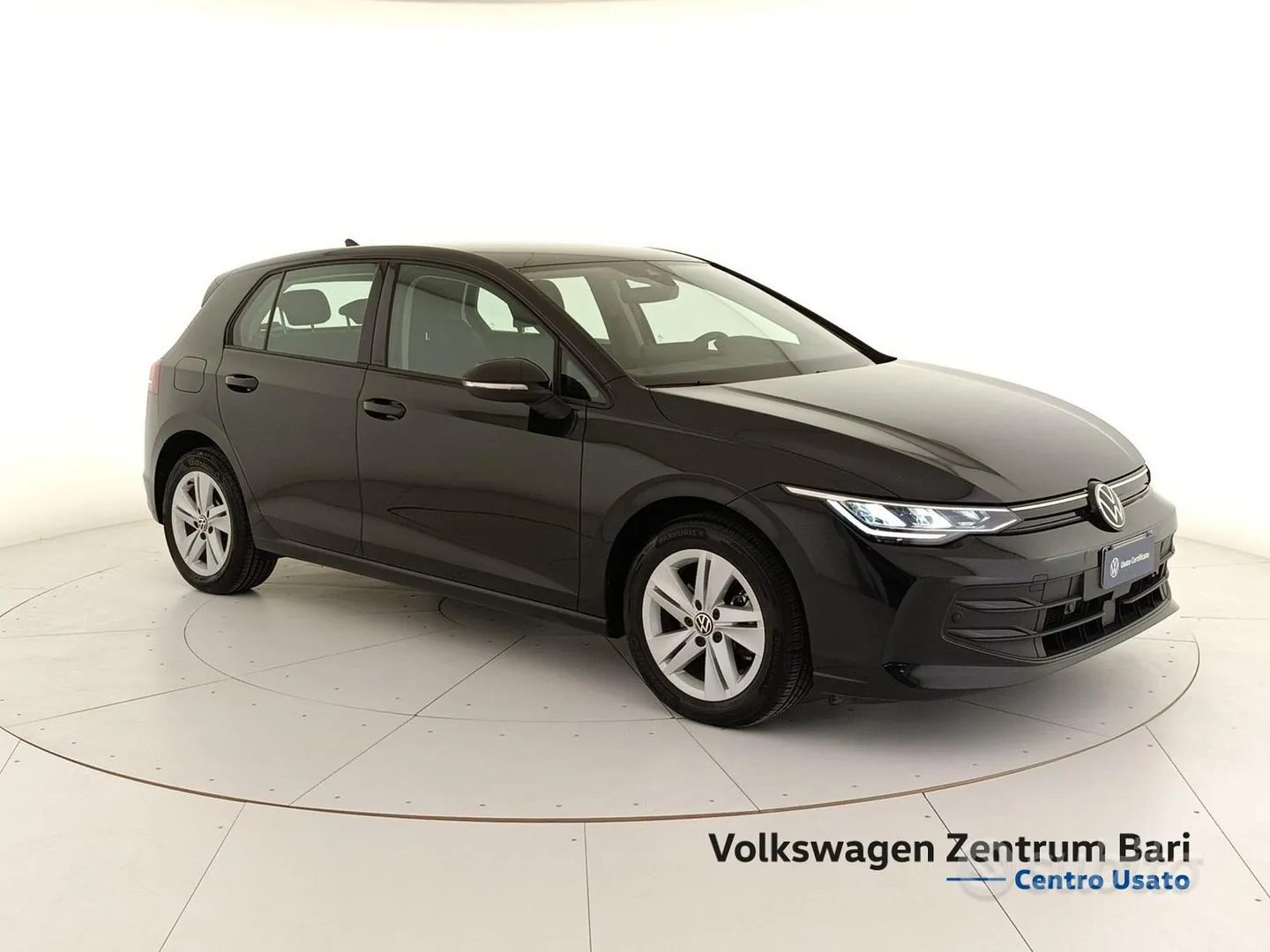 Volkswagen Golf 2025 photo 4