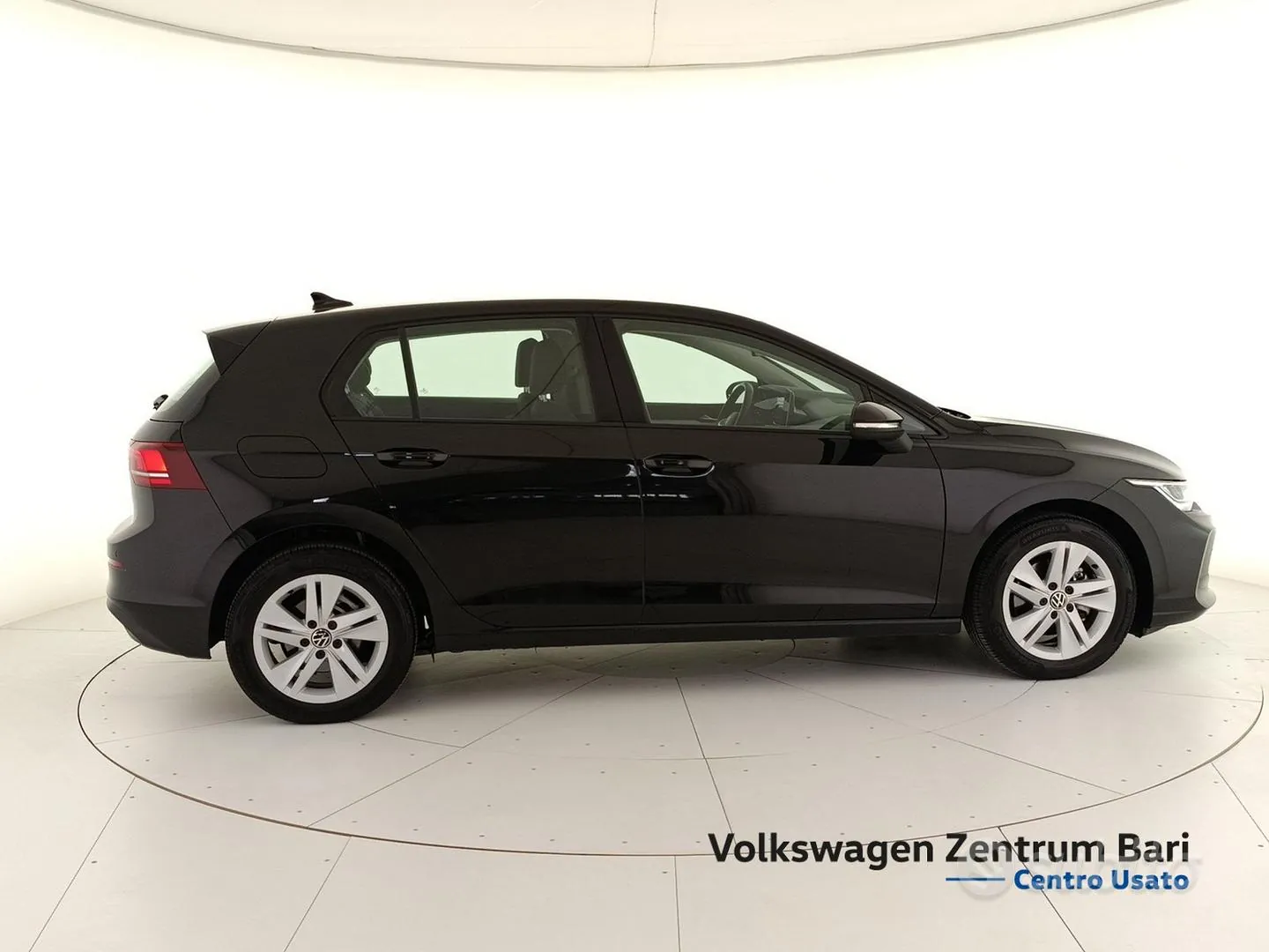 Volkswagen Golf 2025 photo 5