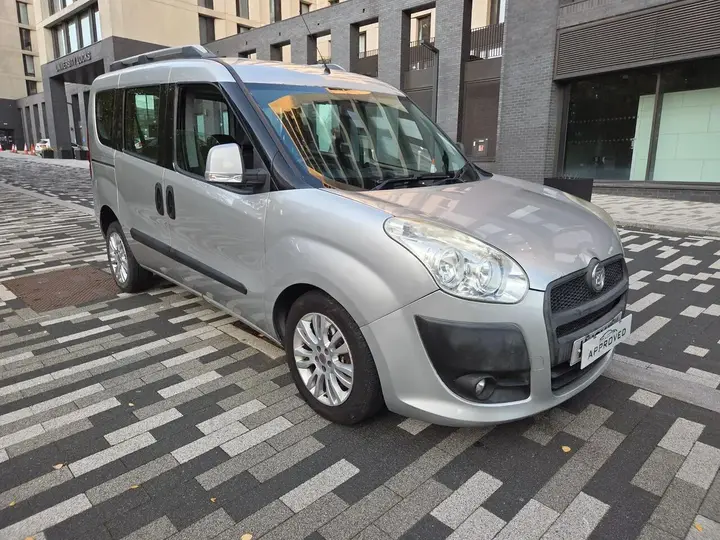 Fiat Doblo 2011 photo 4