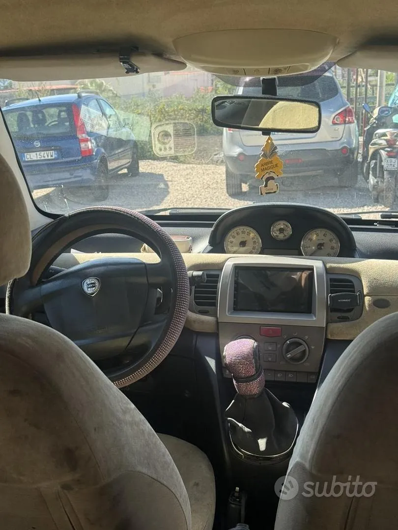 Lancia Ypsilon 2004 photo 4