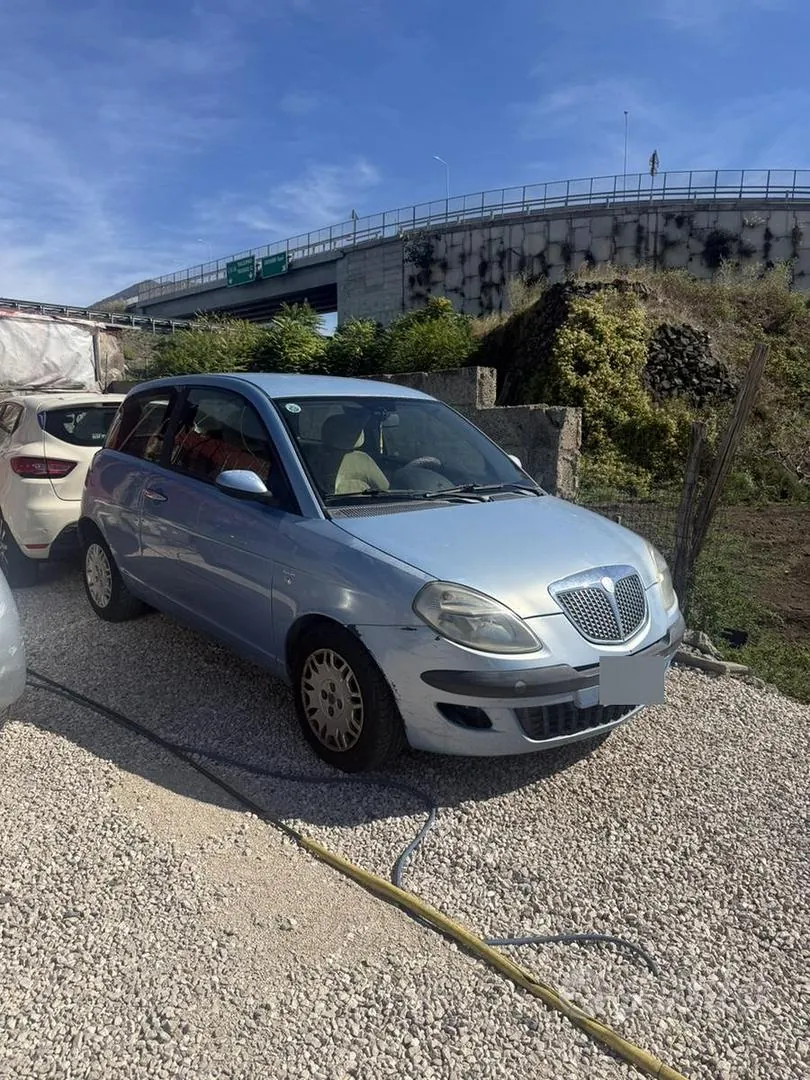Lancia Ypsilon