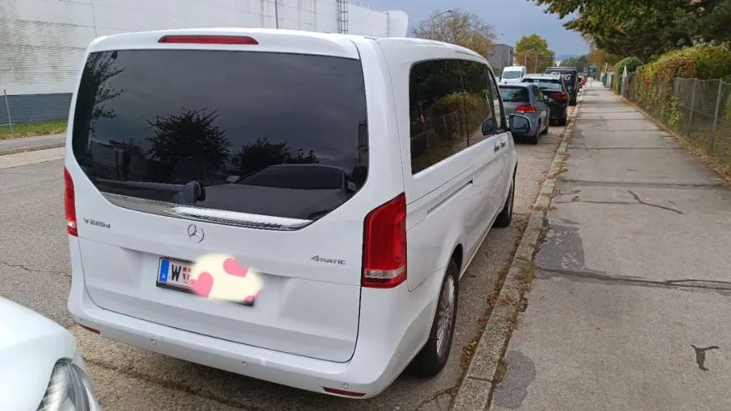 Mercedes-Benz V-Class 2019 photo 2