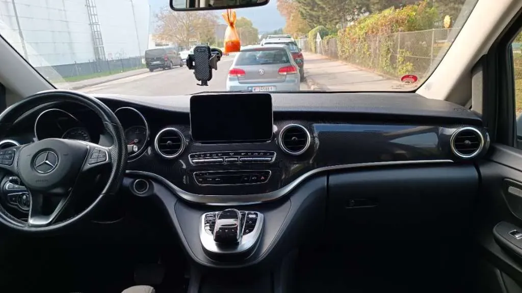 Mercedes-Benz V-Class 2019 photo 3