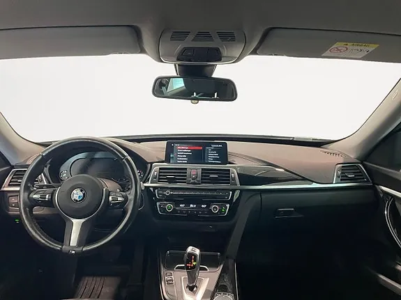 BMW 320 2019 photo 2
