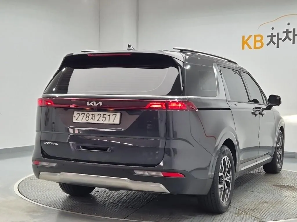 Kia Carnival 2023 photo 3