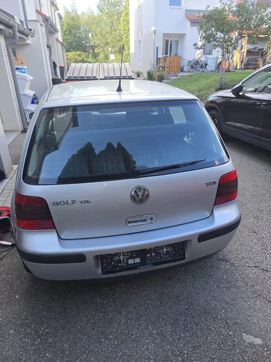 Volkswagen Golf 2003 photo 2