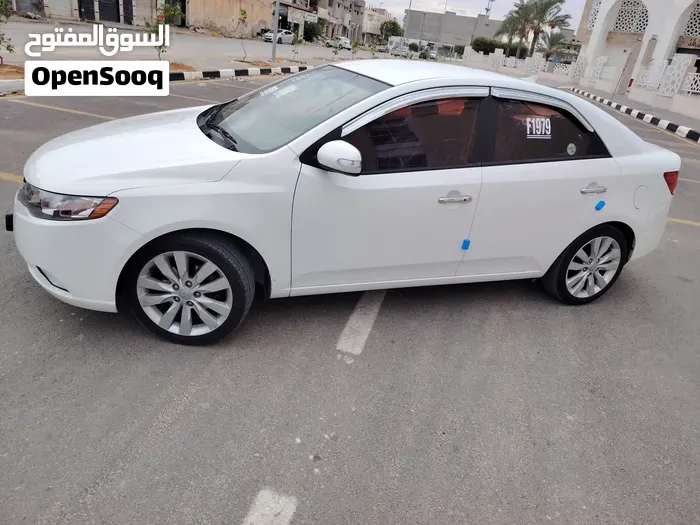Kia Forte 2010 photo 3