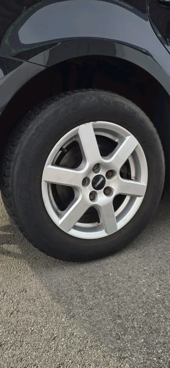 Volkswagen Touran 2013 photo 2