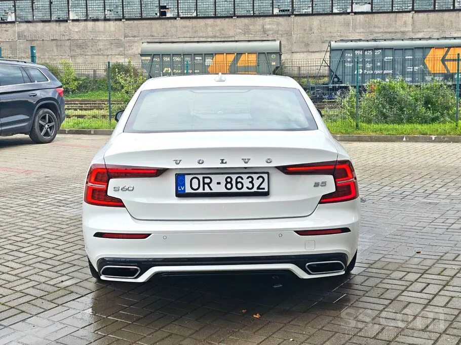 Volvo S60 2021 photo 4