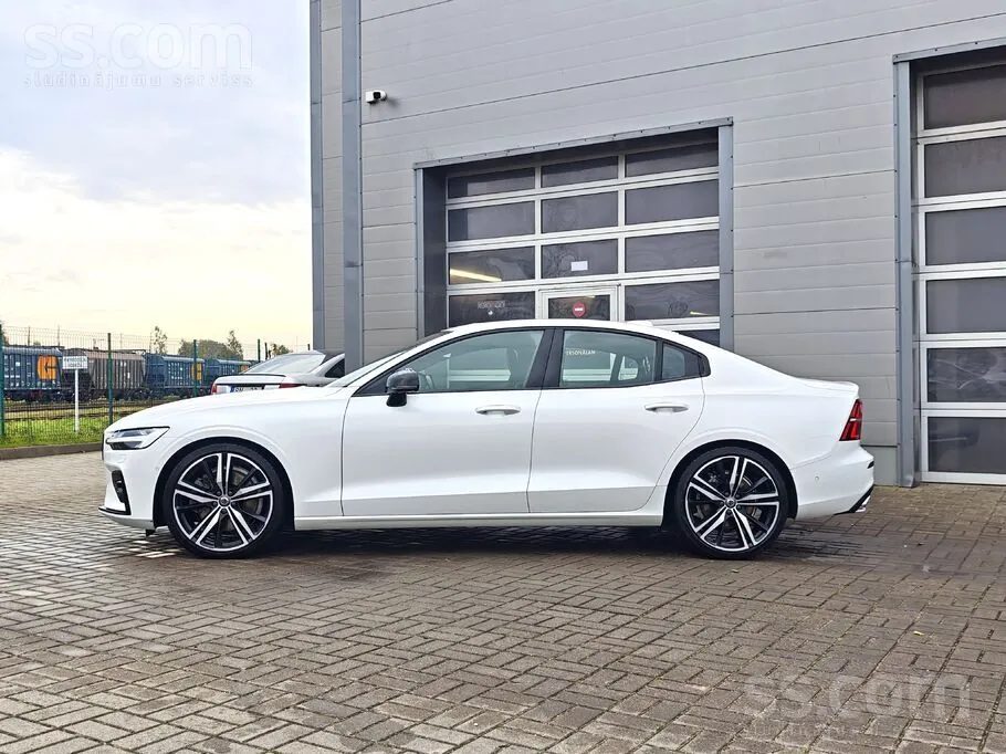 Volvo S60 2021 photo 2