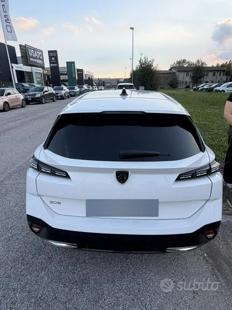 Peugeot 308 2022 photo 3
