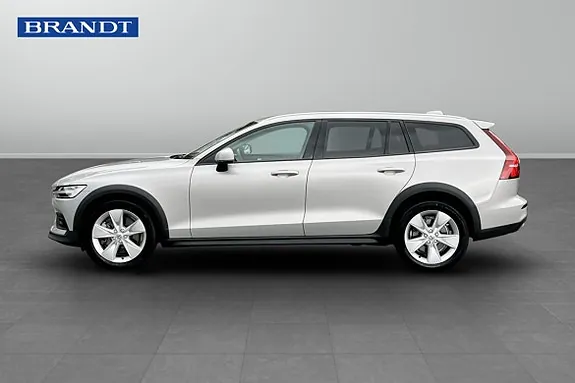 Volvo V60 Cross Country 2024 photo 3