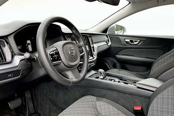 Volvo V60 Cross Country 2024 photo 5
