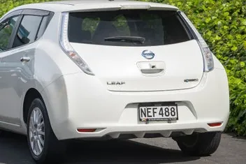 Nissan Leaf 2015 photo 4