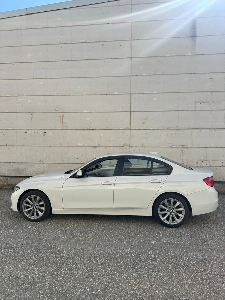 BMW 3 Series 2016 photo 2