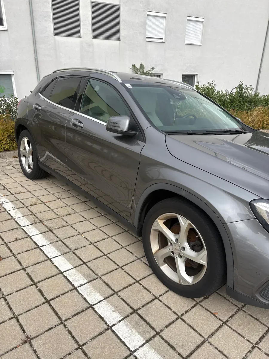 Mercedes-Benz Gla Class 2017 photo 2