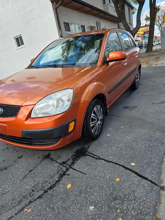 Kia Rondo 2008 photo 5