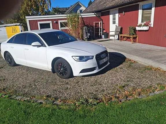 Audi A6 2013 photo 2