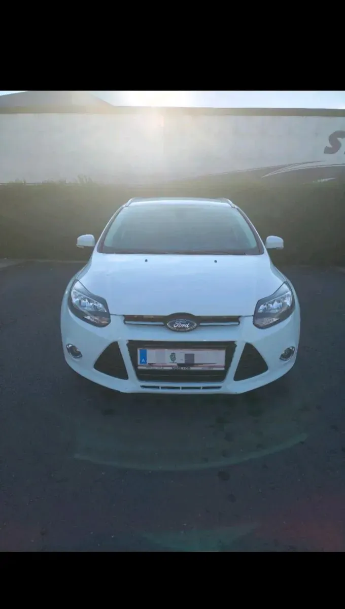 Ford Focus 2012 photo 2