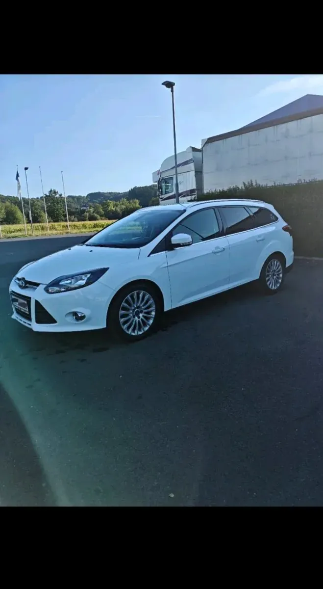Ford Focus 2012 photo 3