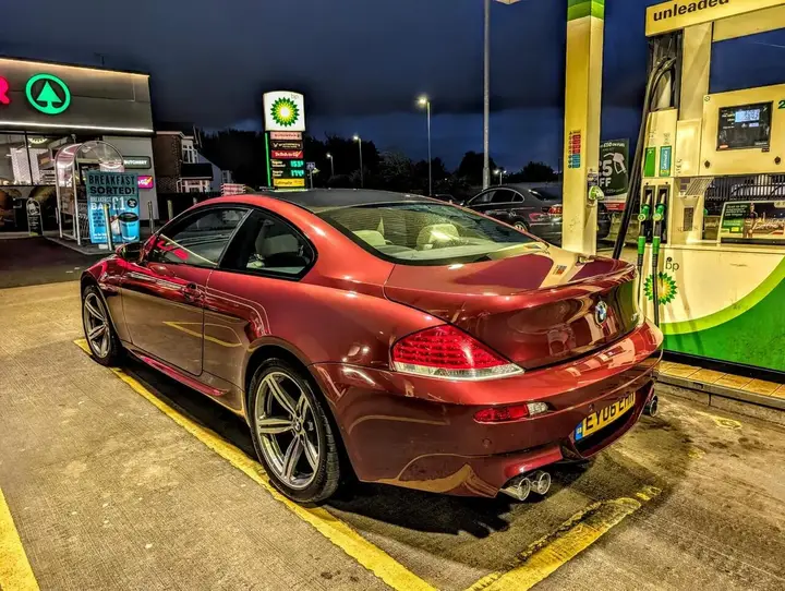 BMW M6 2006 photo 2