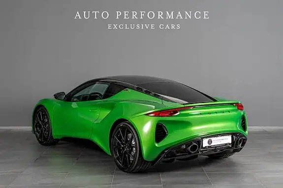 Lotus Emira 2026 photo 2