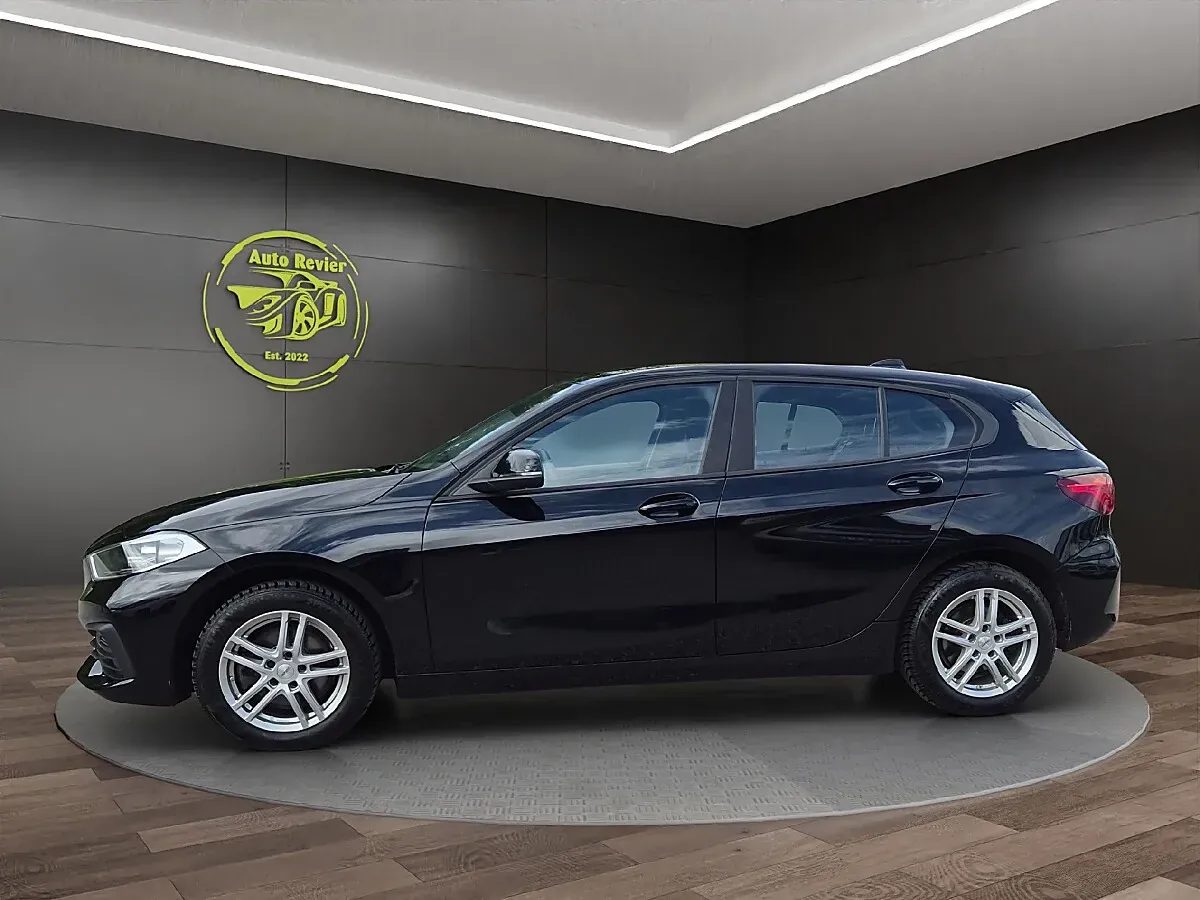 BMW 1 Series 2022 photo 2