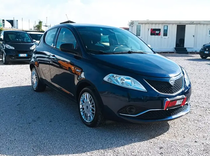 Lancia Ypsilon 2016 photo 2